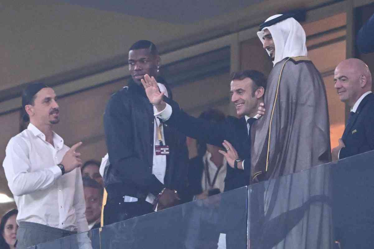 Zlatan Ibrahimovic, Paul Pogba, presidente da Fifa Gianni Infantino e presidente francs Emmanuel Macron
