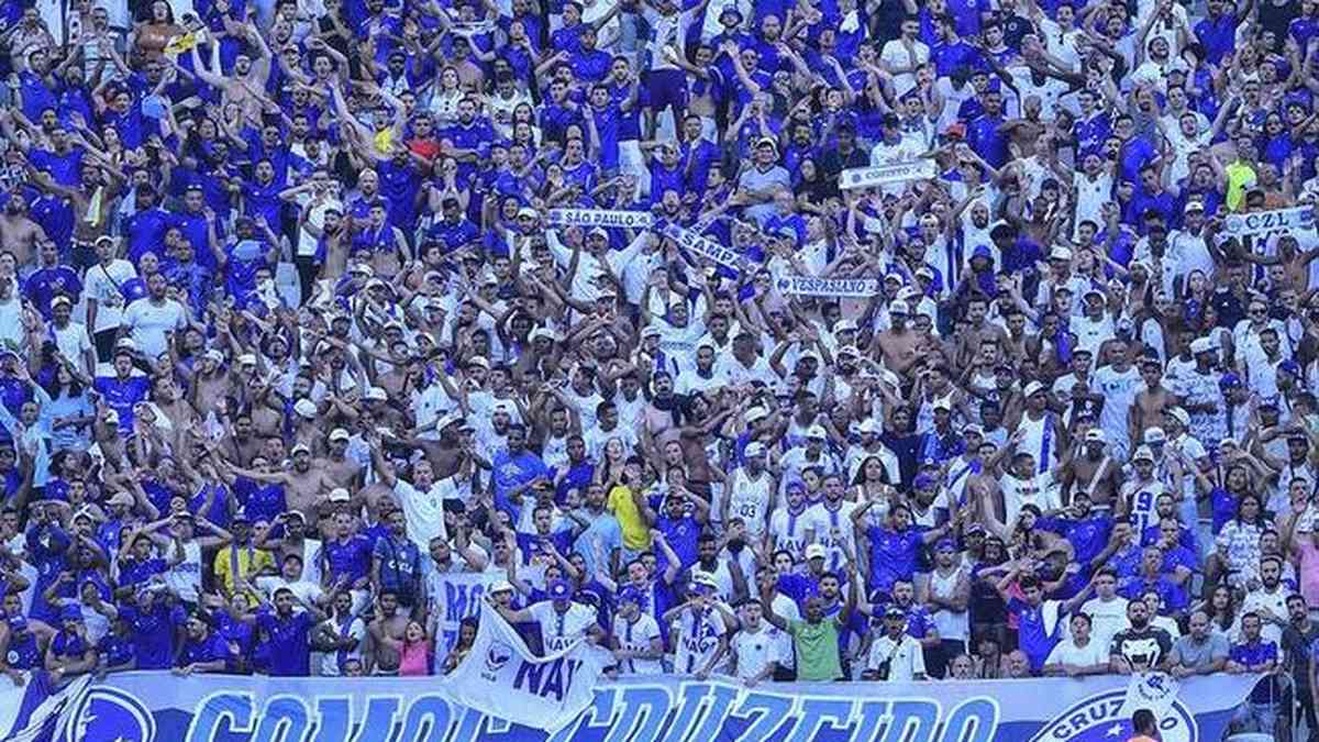 GloboEsporte.com > Futebol > Cruzeiro - NOTÍCIAS - 'Gladiadora', Musa do  Cruzeiro reforça a torcida contra o Grêmio no Mineirão