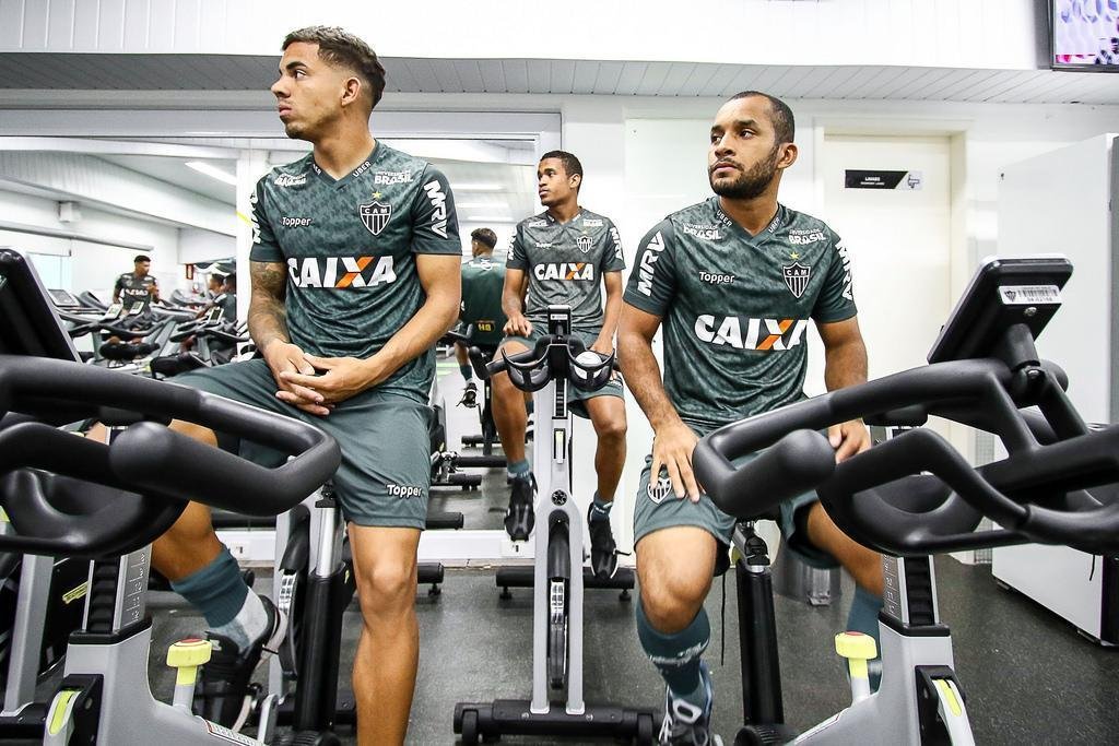 Depois da vitria por 3 a 0 sobre o Coimbra, em jogo-treino na Cidade do Galo, os jogadores do Atltico fizeram um trabalho fsico na academia do CT. Veja fotos