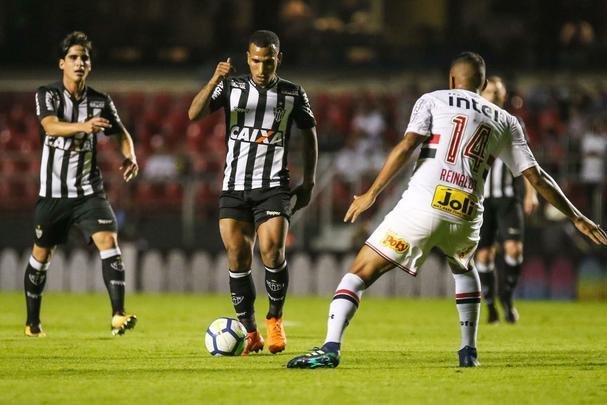 Atlético saiu atrás, conseguiu virada com Róger Guedes e Ricardo Oliveira, mas cedeu empate no Morumbi