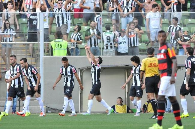 lances do primeiro tempo do jogo entre Atl�tico e Flamengo no Independ�ncia