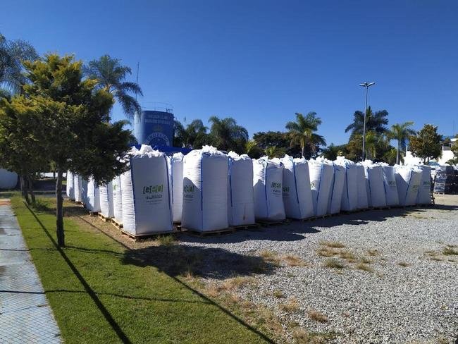 Visual do gramado sinttico da Toca da Raposa II