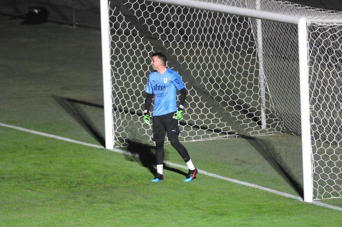 Imagens do primeiro treino da Seleo Uruguaia no Sesc Venda Nova, em Belo Horizonte