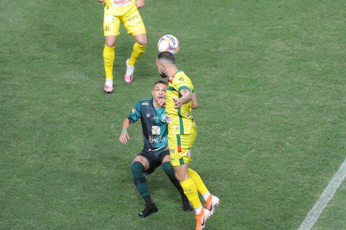 Fotos do jogo entre Amrica e Sampaio Corra, no Independncia, em Belo Horizonte, pela 27 rodada da Srie B do Campeonato Brasileiro