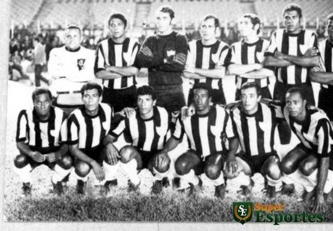 Camisa de 1971 com o time campeo mineiro daquele ano