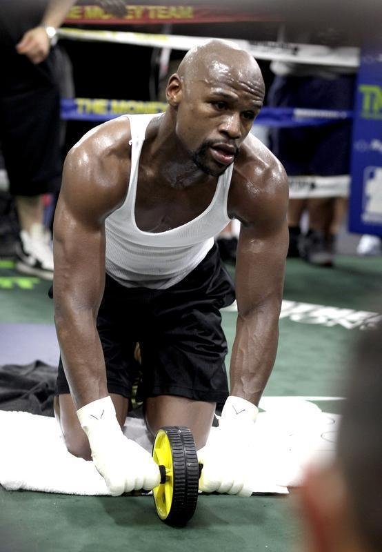 Em preparao para superluta contra Conor McGregor, em 26 de agosto, Floyd Mayweather recebe imprensa em treino aberto em Las Vegas 