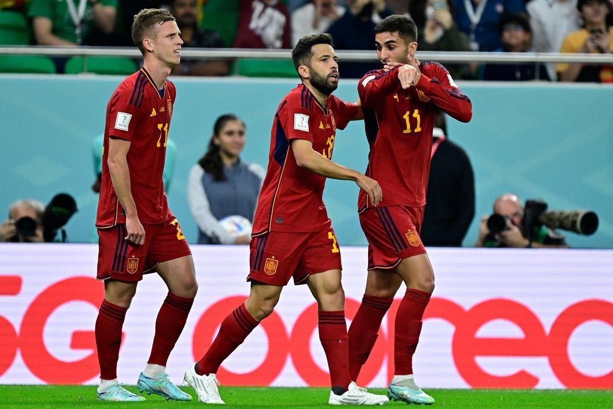 Fotos do jogo entre Espanha e Costa Rica pelo Grupo E da Copa do Mundo.