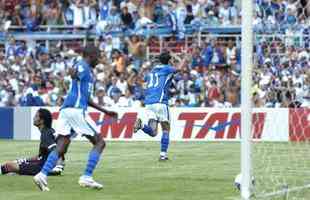 Thiago Ribeiro e Ramires marcaram gols na vitria por 3 a 2 no Brasileiro 2008