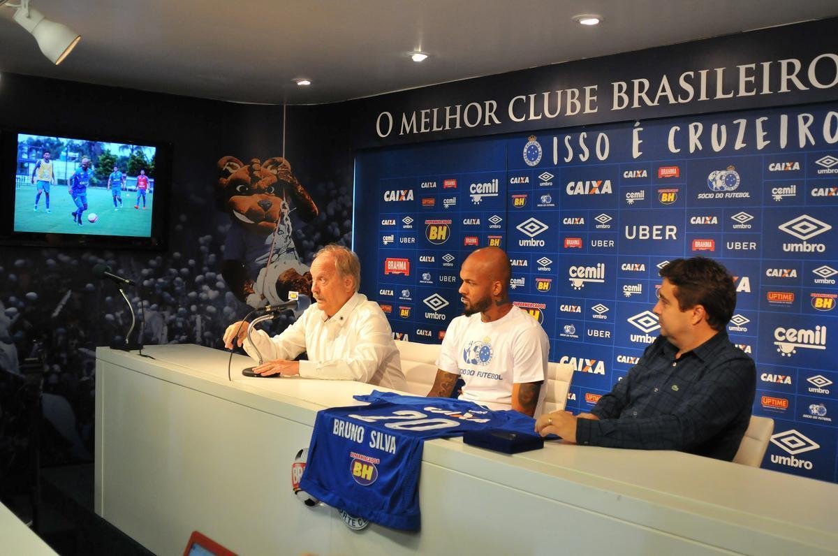 Fotos da apresentao do volante Bruno Silva no Cruzeiro (Ramon Lisboa/EM D.A Press)