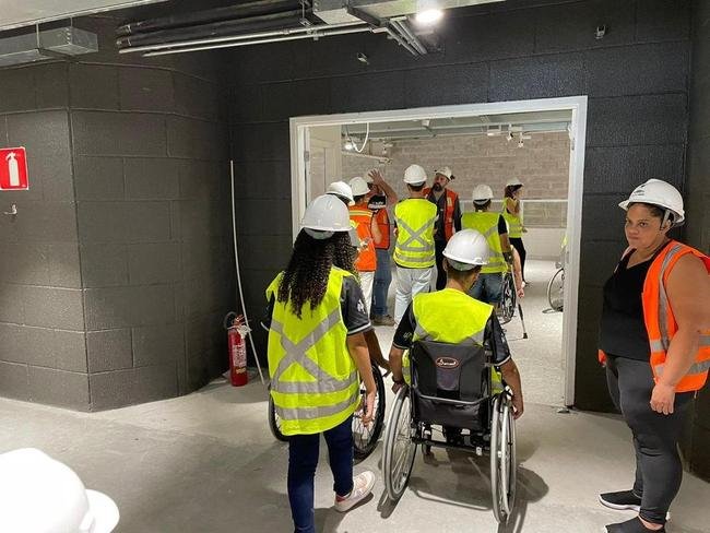 Fotos da visita feita por pessoas com deficincia na Arena MRV, nesta quinta-feira (9/2)
