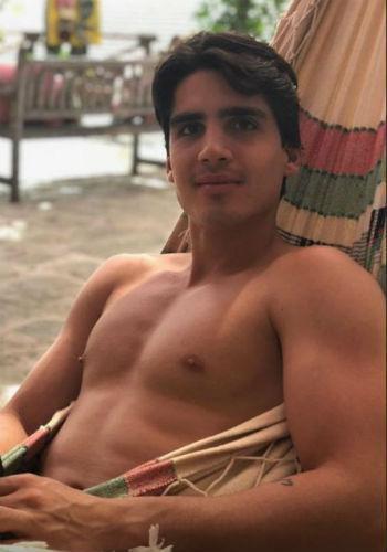 Gustavo Blanco aproveita as frias na Ilha dos Frades, em  Ponta de Nossa Senhora de Guadalupe, na Bahia 