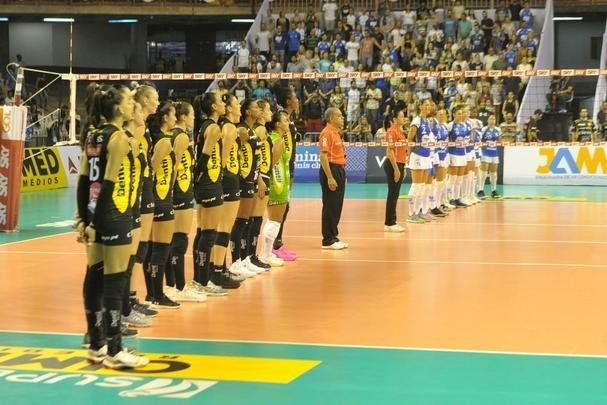 Minas x Praia: veja fotos da primeira partida da final