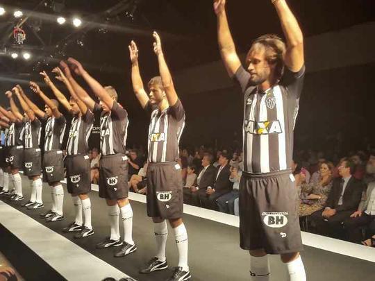 Nova coleção de uniformes do Atlético para 2016, fornecida pela empresa canadense Dryworld