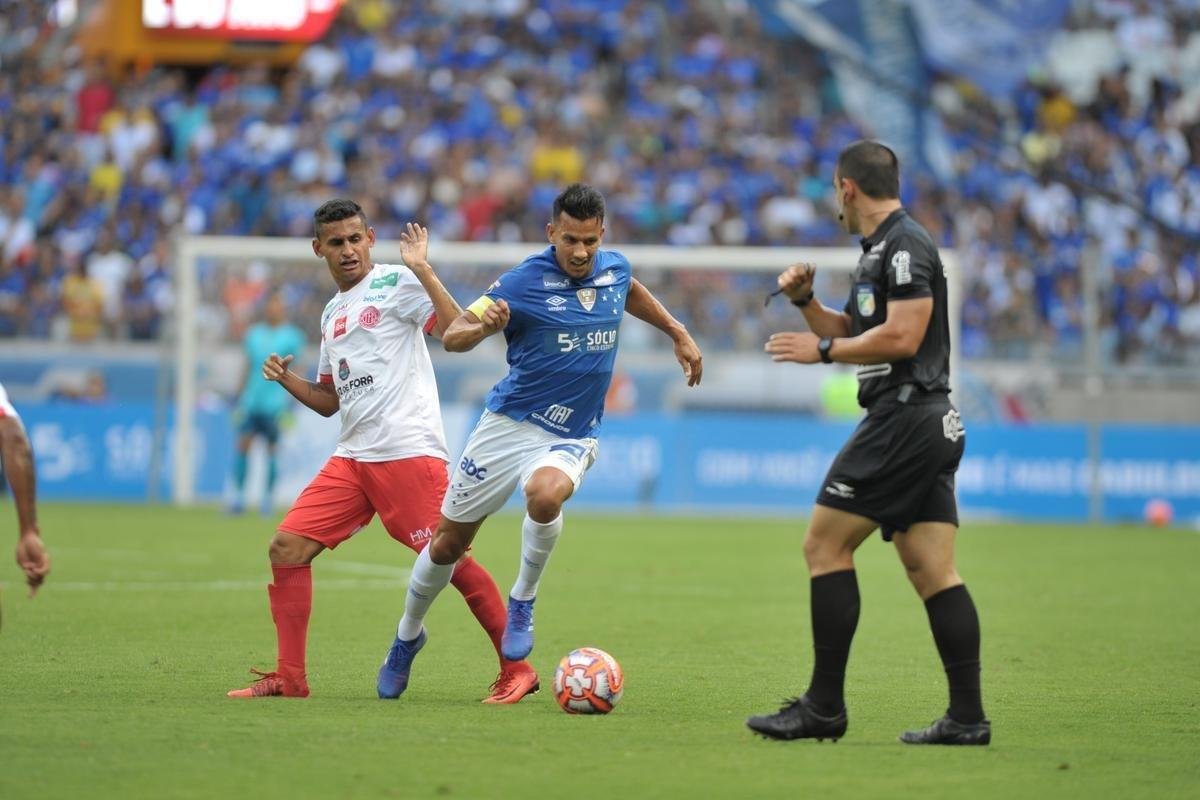 Fotos de Cruzeiro x Tupynambs, no Mineiro, pela sexta rodada do Campeonato Mineiro (Alexandre Guzanshe/EM D.A Press)