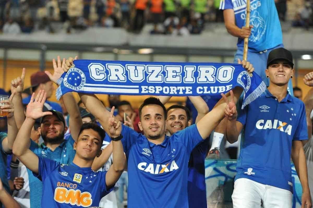 Torcedores do Cruzeiro na partida contra o Palmeiras no Mineiro