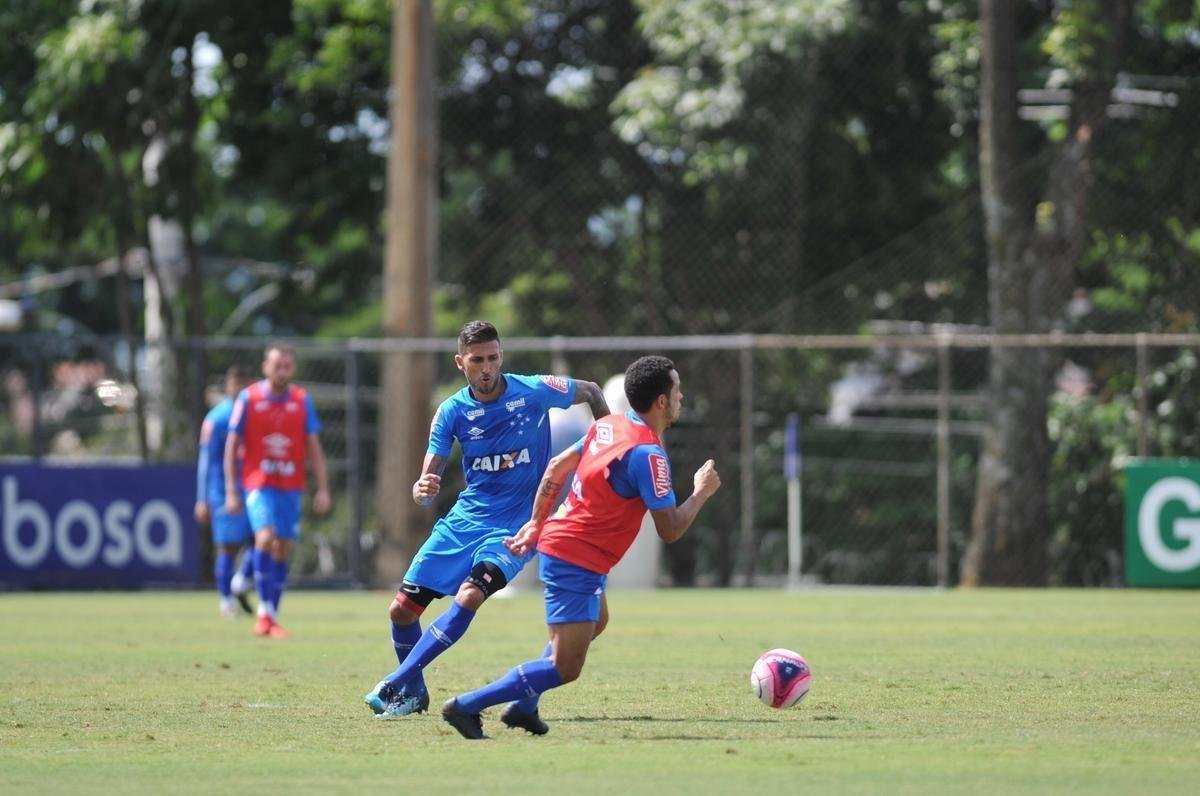 Fotos do ltimo treino do Cruzeiro antes de enfrentar a Caldense (Alexandre Guzanshe/EM D.A Press)