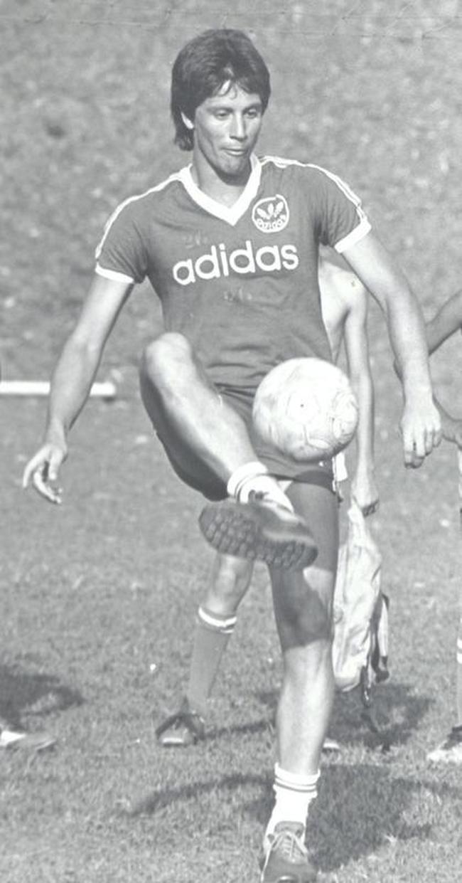 10 ttulos - Douglas (volante). Perodo: 1981 a 1988; 1992 a 1994. Conquistas:
Supercopa Libertadores (1992), Copa do Brasil (1993), Campeonato Mineiro (1984, 1987, 1992 e 1994), Taa Minas Gerais (1982, 1983, 1984 e 1985). 
