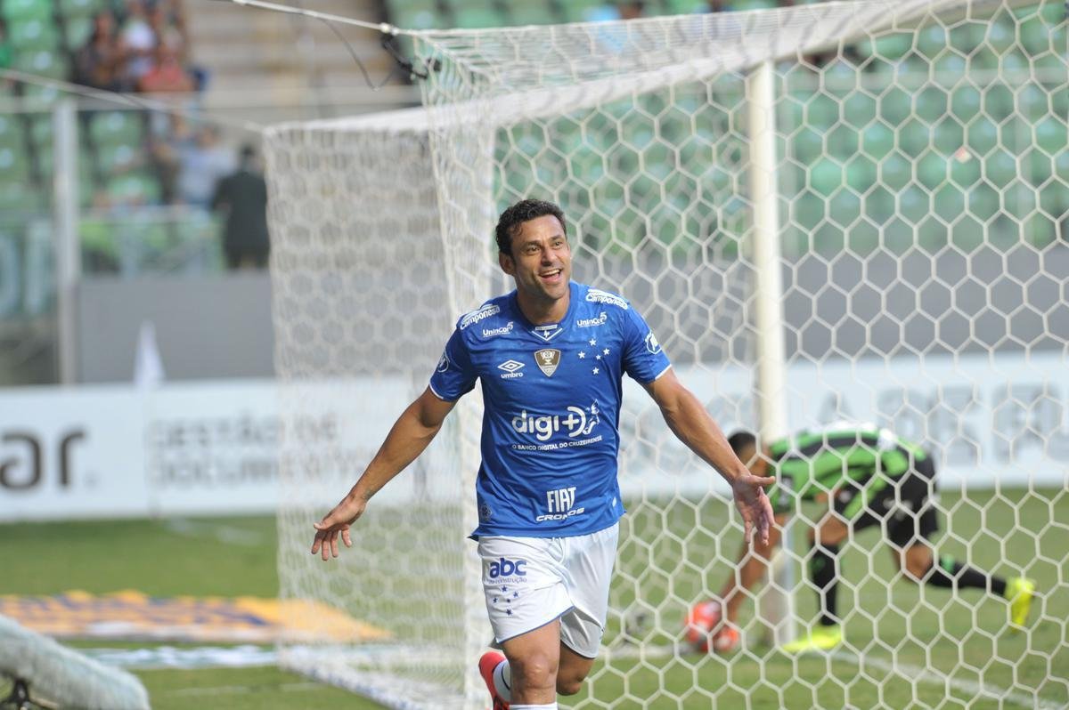 O Cruzeiro venceu o Amrica por 3 a 2, no dia 31 de maro de 2019, no Independncia, em Belo Horizonte, pelo jogo de ida da semifinal do Campeonato Mineiro. Fred marcou um hat-trick para a Raposa, enquanto Diego Jussani e Jonatas Belusso marcaram os gols do Coelho.