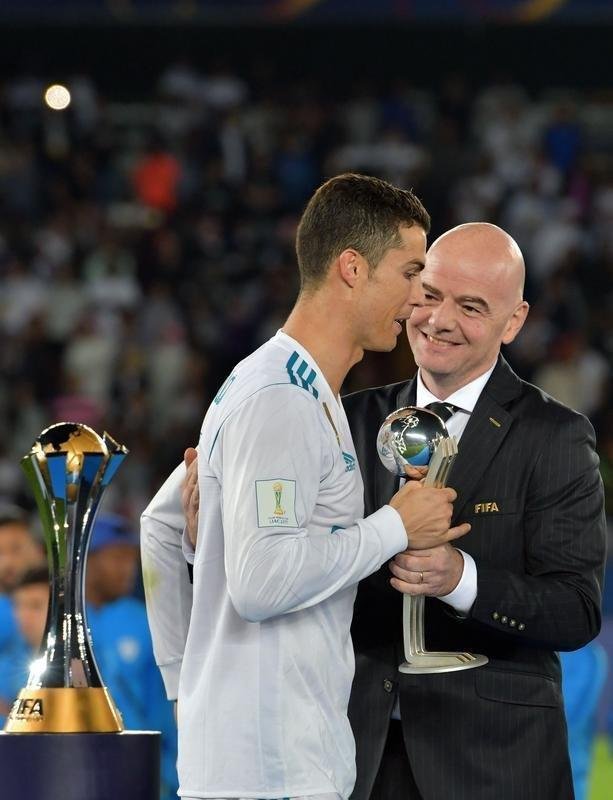 Fotos da premiao do Mundial de Clubes e da festa do Real Madrid com o hexa