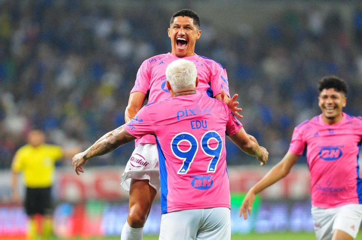 Em reencontro com a torcida aps o ttulo da Srie B, Cruzeiro enfrentou o Ituano no Mineiro, em Belo Horizonte, pela 33 rodada. Veja as melhores imagens!