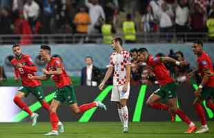 Achraf Dari empatou para o Marrocos menos de dois minutos depois de a Crocia sair na frente: 1 a 1
