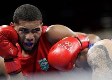 Em entrevista ao Estadão, o boxeador baiano mostra maturidade e sabe que seu título tem grande importância para manter a modalidade em evidência