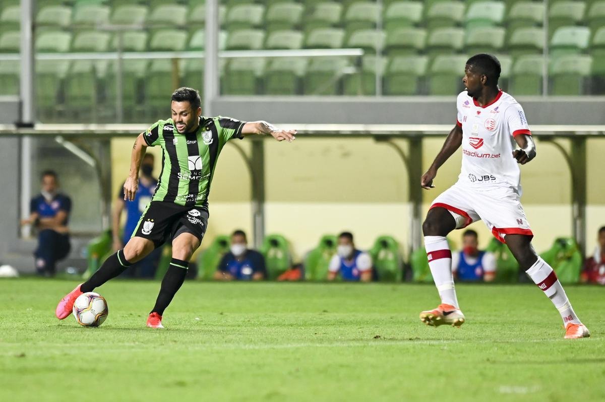 Pela 15ª rodada da Série B, o Náutico visitou o América-MG tentando reagir na tabela e manter a invencibilidade diante do ex-alvirrubro Lisca