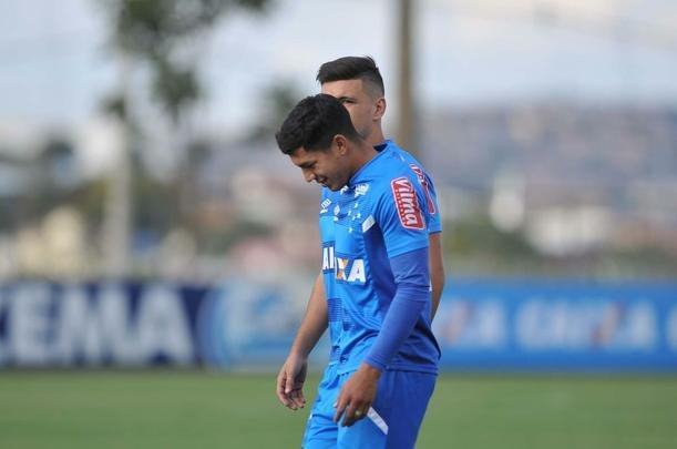 Jogadores do Cruzeiro trabalharam em tom descontrado na Toca da Raposa antes de final com Flamengo