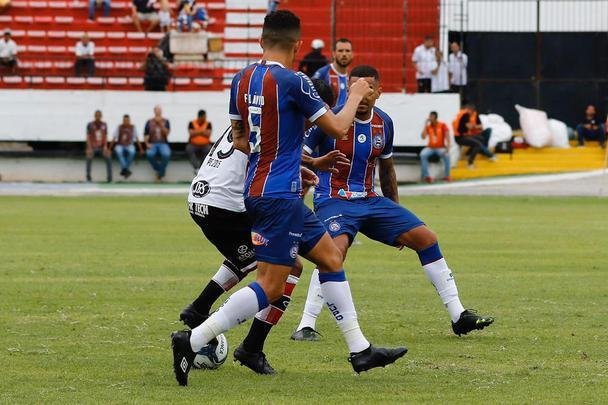 Santa Cruz e Bahia se enfrentaram no Arruda e empataram sem gols na estreia da Copa do Nordeste, em jogo que foi recheado de homenagens a Tiago Cardoso