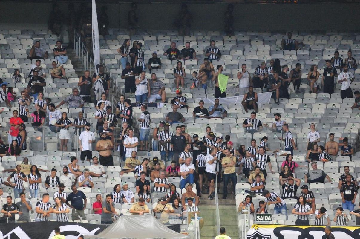 Fotos do jogo entre Atltico e Juventude, no Mineiro, em Belo Horizonte, pela 34 rodada do Campeonato Brasileiro
