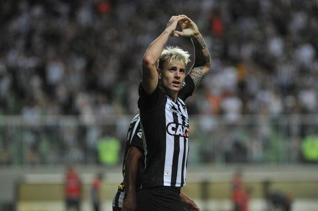 Rger Guedes - Jogou no Palmeiras entre 2016 e 2017. Foi para o Atltico em 2018.