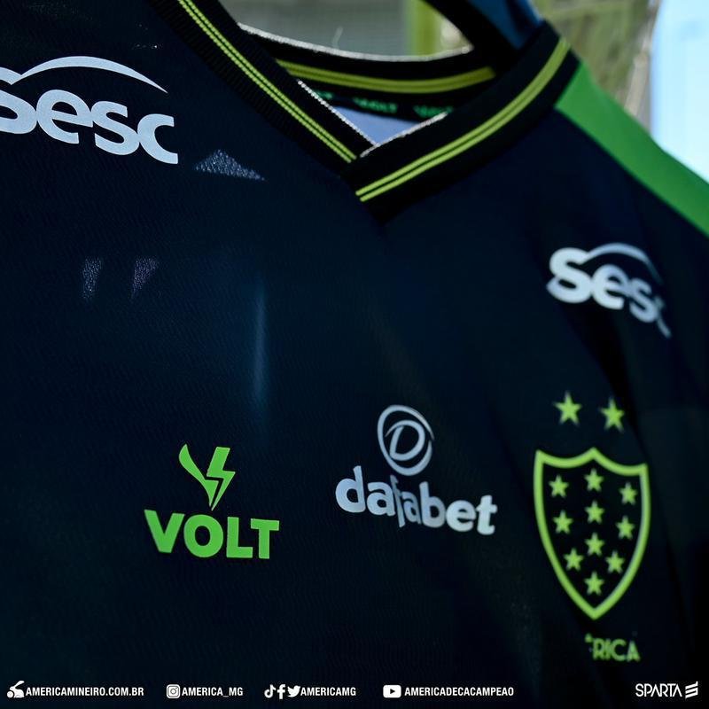 Amrica lana uniforme 3 preto em referncia  luta contra o racismo