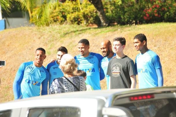 Imagens do treino do Cruzeiro com a presena do presidente Wagner Pires de S