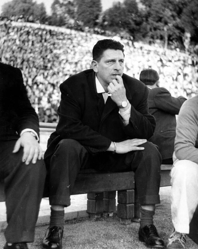 Fotos da carreira do polmico tcnico Yustrich, o Homo