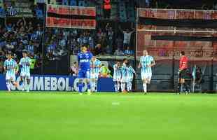 Fotos do primeiro tempo de Racing e Cruzeiro, no El Cilindro, pela Copa Libertadores. Lautaro Martnez abriu o placar para os argentinos