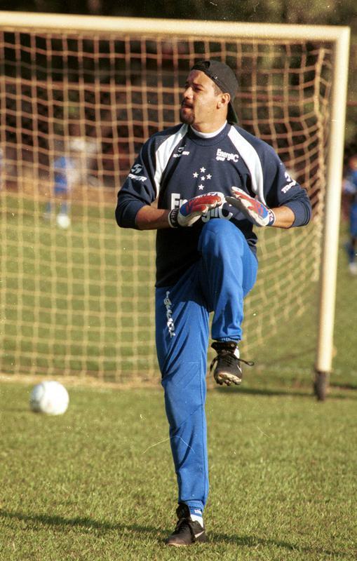 dolo do Corinthians nos anos 1990, Ronaldo jogou pelo Cruzeiro em 1999.