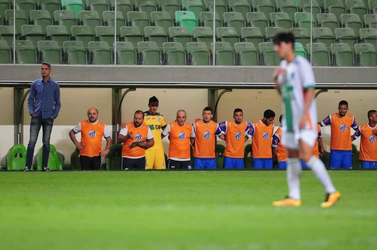 Imagens do jogo entre Amrica e URT, pelo Campeonato Mineiro, no Independncia