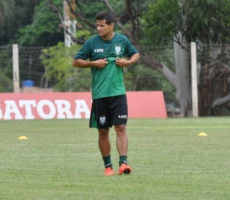 Cesinha (atacante) - chegou a treinar no Coelho durante a pr-temporada, porm recebeu uma oferta do Daegu, da Coreia do Sul, onde atua at hoje. O Amrica recebeu uma compensao financeira por sua liberao.