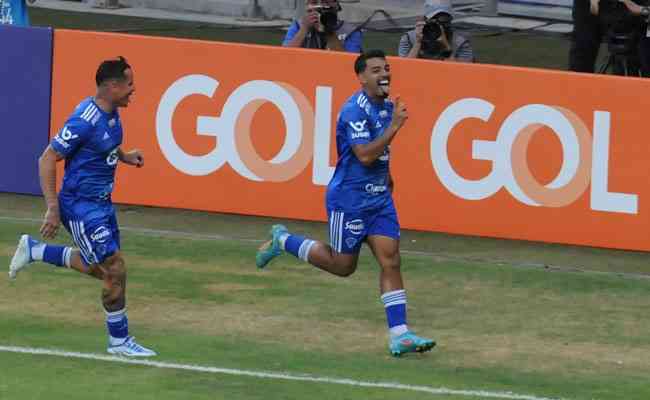Matheus Bidu marcou o segundo gol do Cruzeiro na vitória por 2 a 0 sobre a Ponte Preta