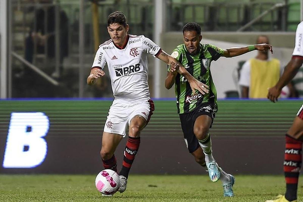 No Independncia, Flamengo vence Amrica por 2 a 1 em duelo pela 33 rodada do Campeonato Brasileiro 