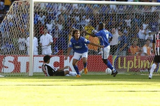 MARCELO MORENO: marcou um gol em cada jogo da final do Mineiro de 2008 (vitrias por 5 a 0 e 1 a 0). O boliviano estava com 20 anos.