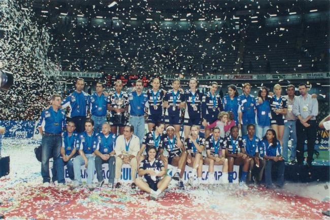 Fotos histricas de Sheilla em sua trajetria pelo vlei do Minas