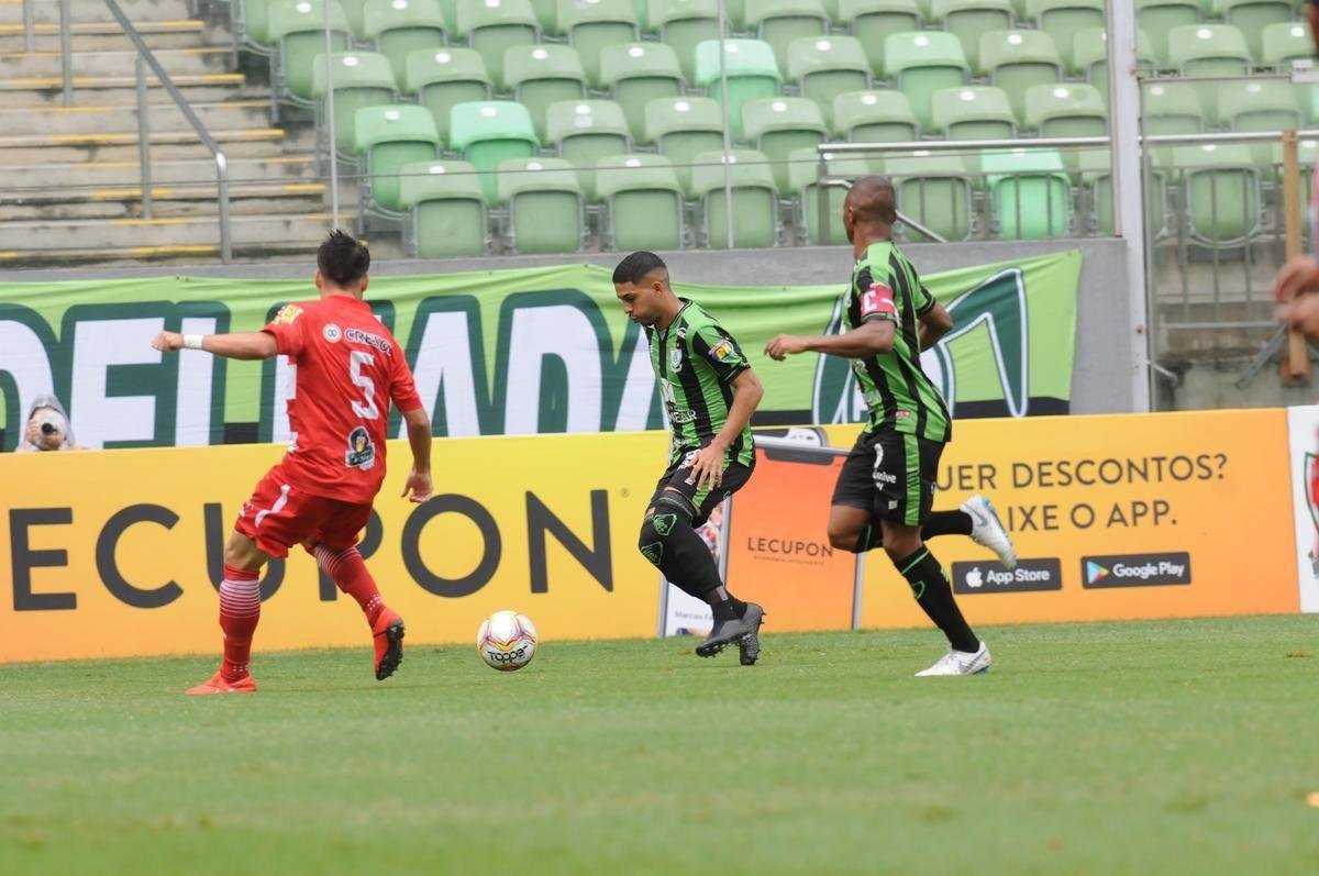 Fotos da vitria do Amrica sobre o Tombense, por 2 a 1, no Independncia, pela stima rodada do Campeonato Mineiro. Triunfo coloca Coelho na liderana do Estadual