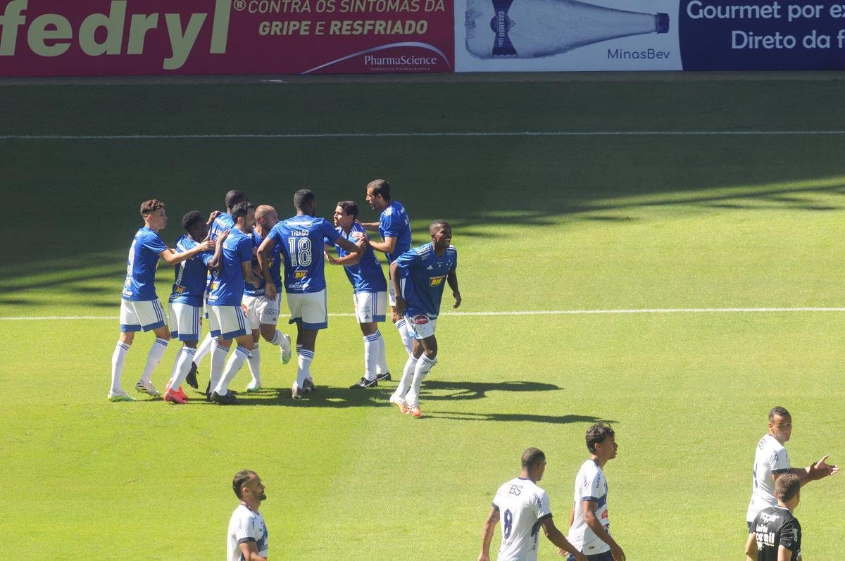 Na retomada do Campeonato Mineiro, Cruzeiro e URT se enfrentaram no Mineiro