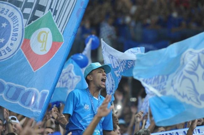 Fotos da festa do Cruzeiro no Mineiro na partida contra o Brusque pela Srie B