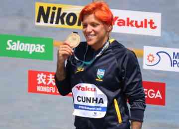 Ouro nos Jogos Olímpicos de Tóquio, ela ficou em primeiro lugar na prova de Budapeste, na Hungria, conquistando sua 13ª medalha na competição