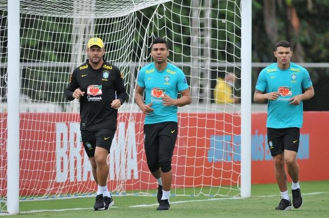 Sele��o Brasileira realizou treinamento na tarde deste s�bado (29/1) na Toca da Raposa II