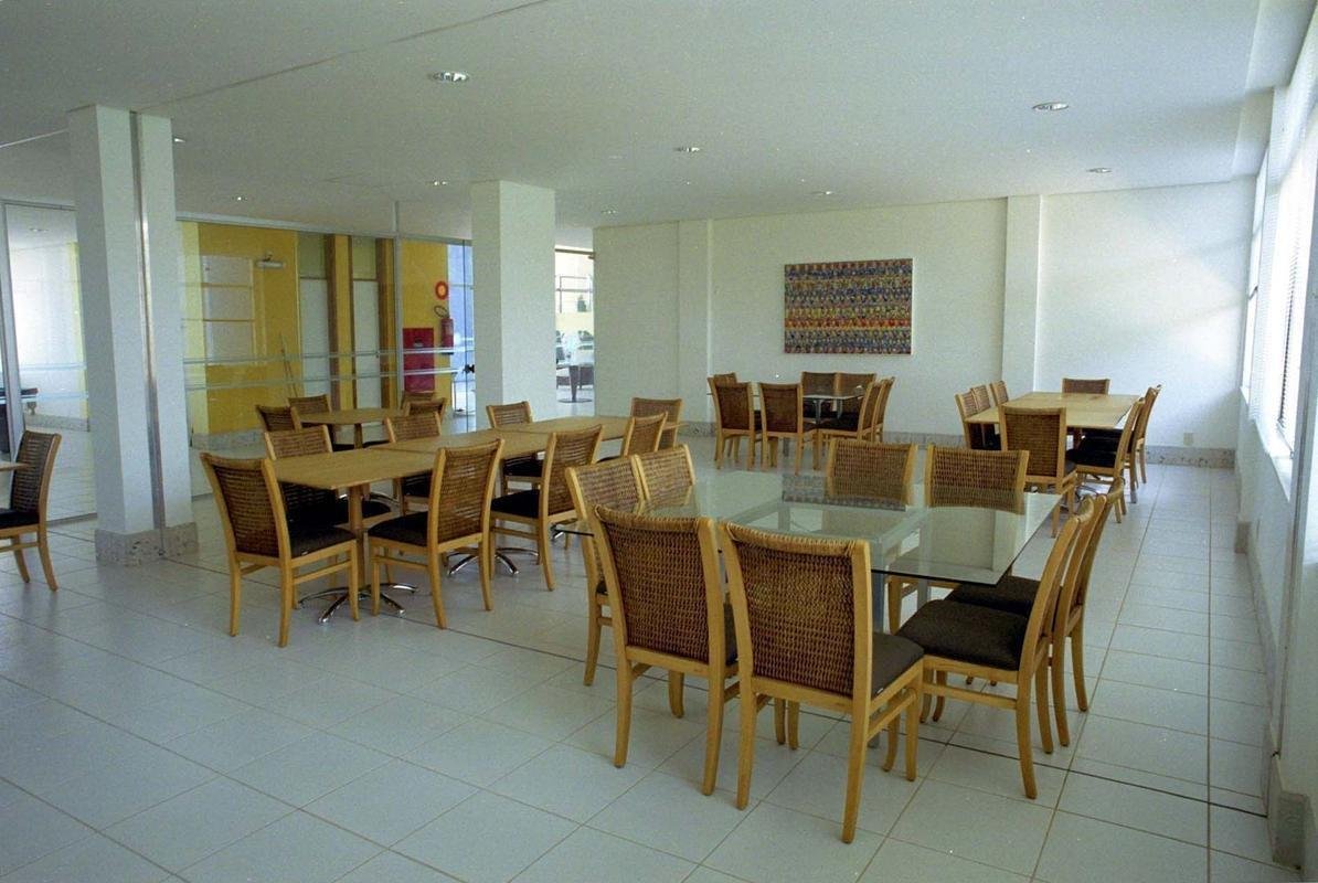 Fotos da Toca da Raposa II em 2003, um ano aps sua inaugurao, perodo em que era referncia no Brasil em centros de treinamento