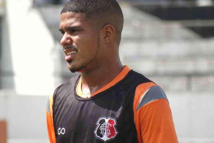 talo Henrique (volante) - Prata da casa, o volante fez apenas cinco jogos neste ano, mas no convenceu e foi emprestado ao Floresta-CE, onde joga a Srie D