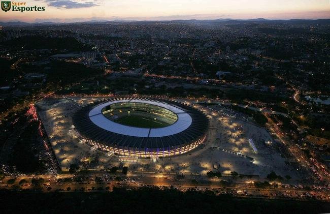 Em 2013, obras de modernizao concludas e estdio pronto para a Copa das Confederaes e, posteriormente, para a Copa do Mundo de 2014